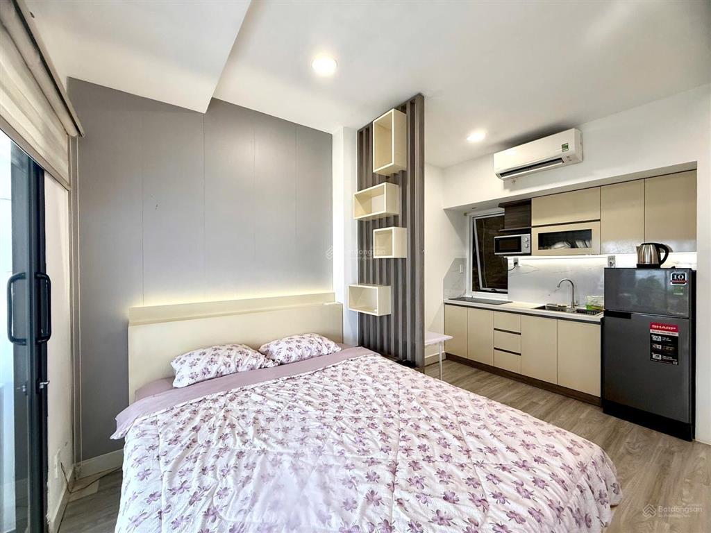Cho thuê căn hộ ban công, q1, đường trần đình xu, gần cầu nguyễn văn cừ, công viên 23/9, đh sài gòn