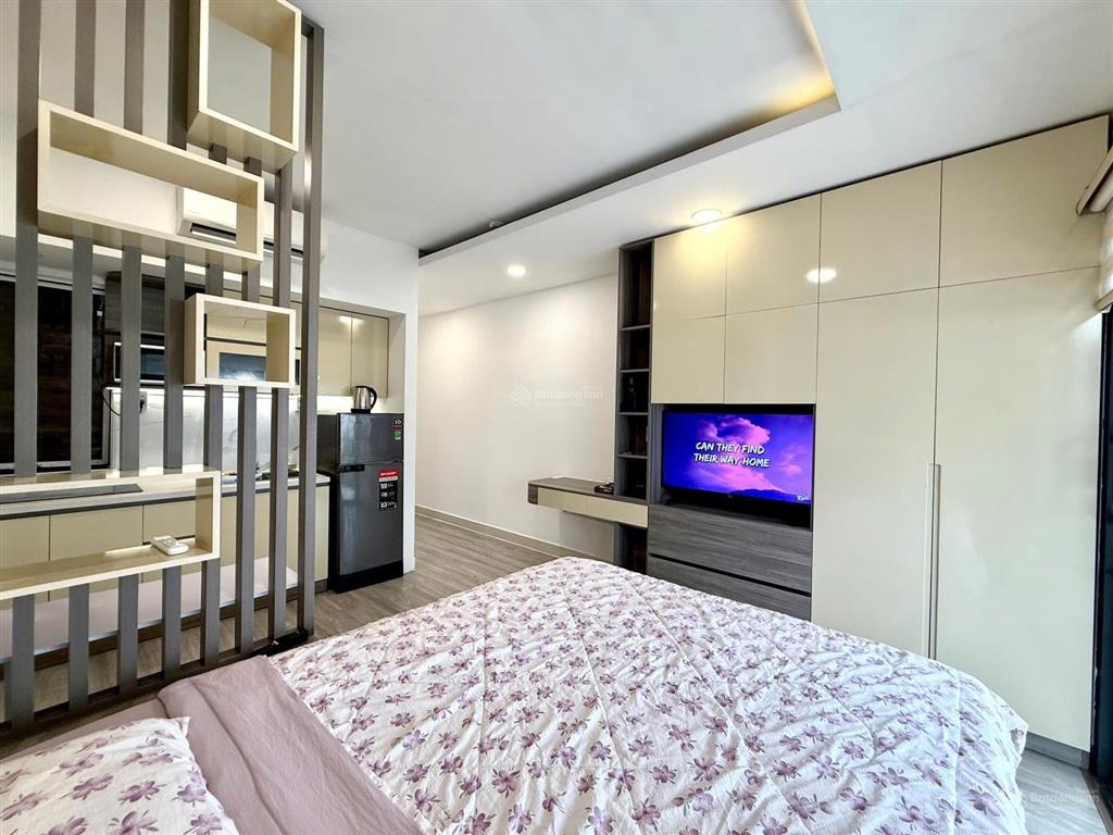 Cho thuê căn hộ ban công, q1, đường trần đình xu, gần cầu nguyễn văn cừ, công viên 23/9, đh sài gòn