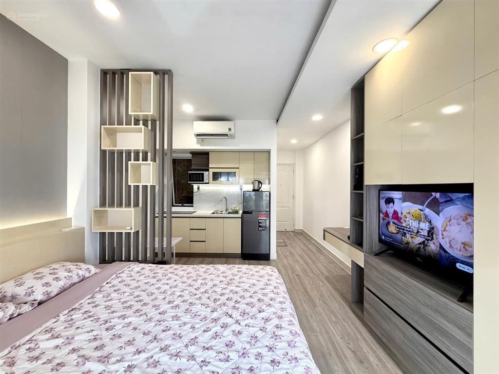 Cho thuê căn hộ ban công, q1, đường trần đình xu, gần cầu nguyễn văn cừ, công viên 23/9, đh sài gòn