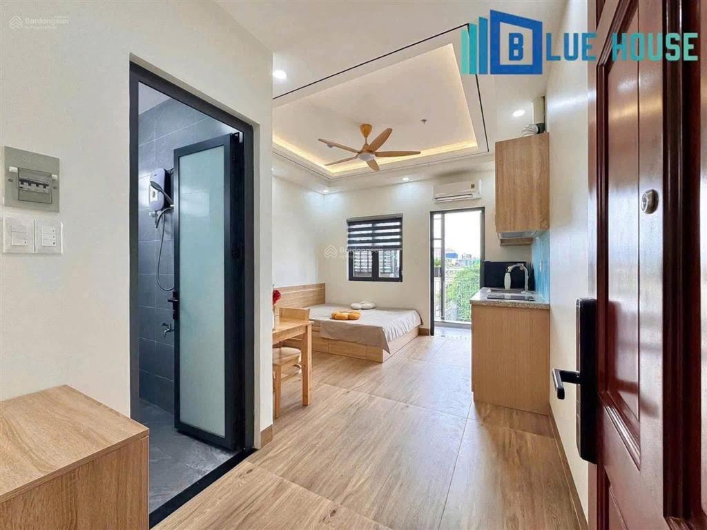 Cho thuê căn hộ ban công q10, đường trường sơn, gần công viên lê thị riêng, đh y khoa, go miền đông
