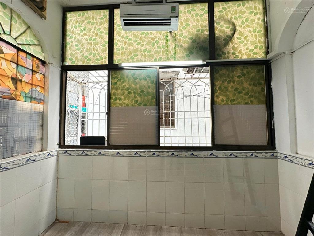 Cho thuê căn hộ duplex (gác), q10, đường ngô gia tự, gần đh kinh tế (ueh), đh y dược, vạn hạnh mall