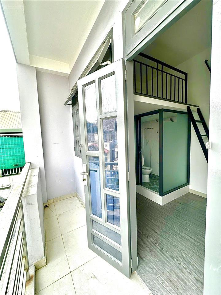 Cho thuê căn hộ duplex (gác), ban công, q4, đường tôn đản, gần đh nguyễn tất thành, cầu khánh hội