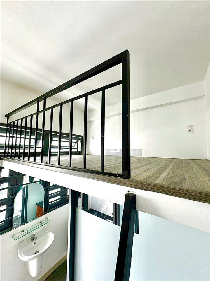 Cho thuê căn hộ duplex (gác), ban công, q4, đường tôn đản, gần đh nguyễn tất thành, cầu khánh hội