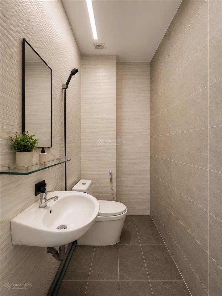 Cho thuê căn hộ ban công, tách bếp, quận 5, đường an bình, gần đh kinh tế, cầu nguyễn tri phương
