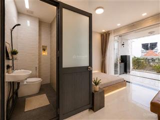 Cho thuê căn hộ ban công, tách bếp, quận 5, đường an bình, gần đh kinh tế, cầu nguyễn tri phương