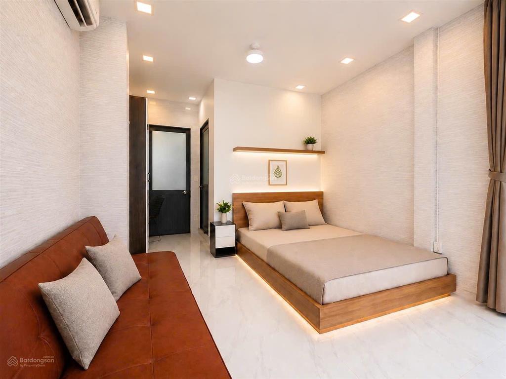 Cho thuê căn hộ ban công, tách bếp, quận 5, đường an bình, gần đh kinh tế, cầu nguyễn tri phương