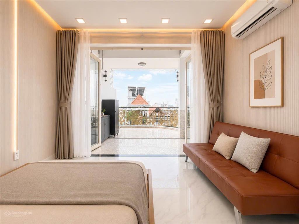 Cho thuê căn hộ ban công, tách bếp, quận 5, đường an bình, gần đh kinh tế, cầu nguyễn tri phương