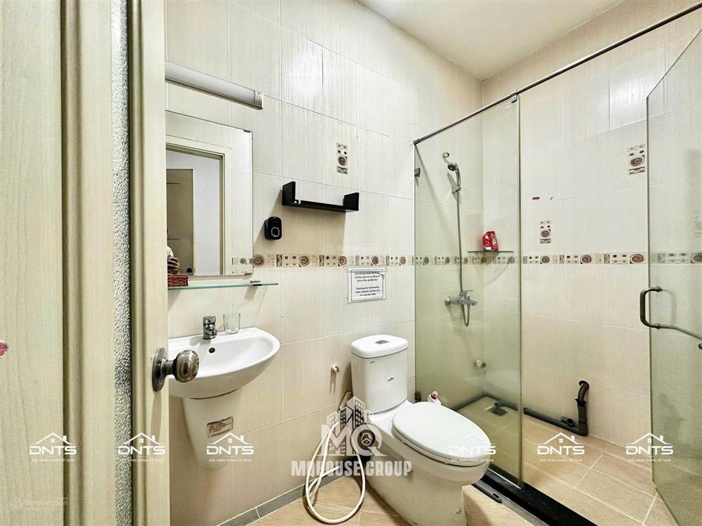 Cho thuê căn hộ ban công, q3, đường võ văn tần, gần công trường dân chủ, chợ bến thành