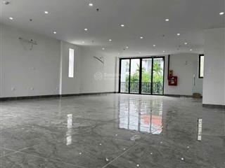 Cho thuê mặt bằng văn phòng  thạch bàn  long biên  thang máy  pccc chuẩn