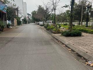 Bán đất tái định cư thanh am 65m² , mt 4m vỉa hè ôtô tránh , giá 14,8 tỷ tl .