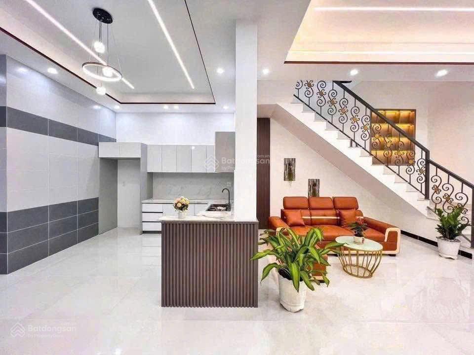 Cần bán nhanh nhà đường nguyễn hữu trí, chợ đệm, bình chánh dt 80m2, shr