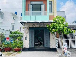 Bán nhà đang ở phạm thế hiển , q8 dt  100m2 ,giá 800 triệu , sổ hồng riêng