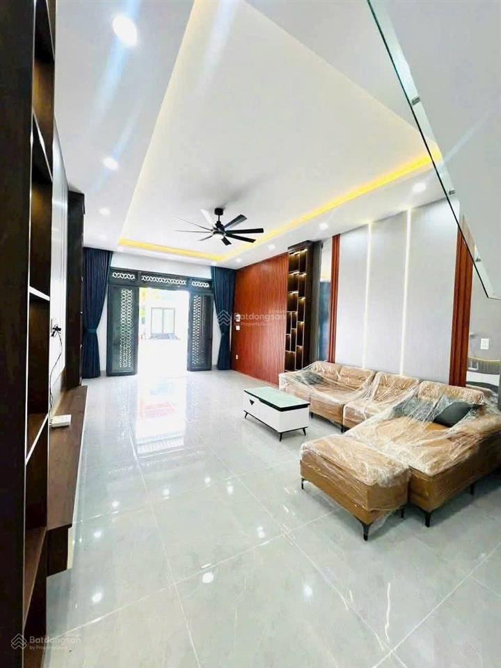 Bán nhà đang ở phạm thế hiển, q8 dt 100m2, sổ hồng riêng