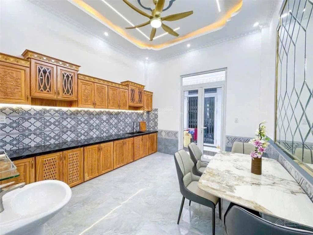 Bán nhanh nhà riêng đường phạm văn hai ngang 5m dài 23,4m, tổng 117 m2, shr