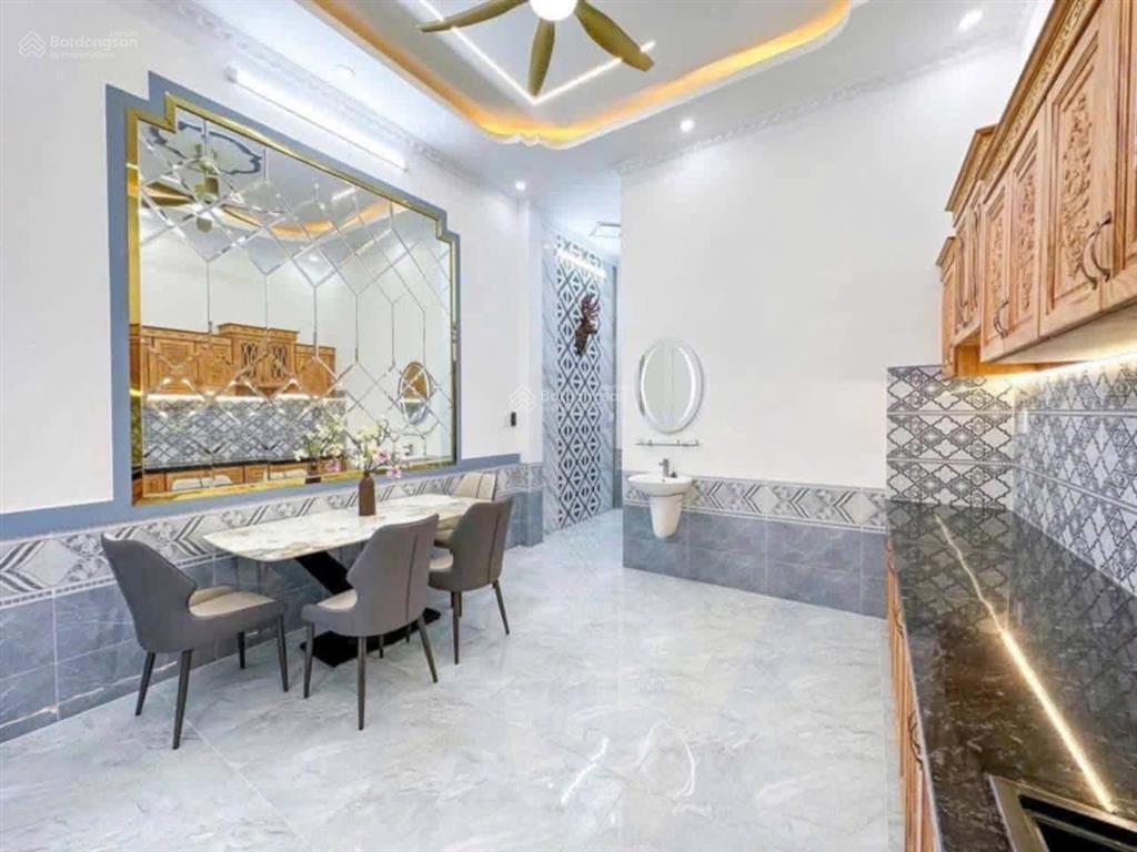 Bán nhanh nhà riêng đường phạm văn hai ngang 5m dài 23,4m, tổng 117 m2, shr