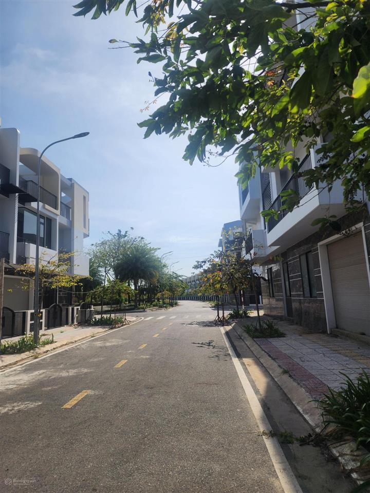 Bán nhà biệt thự lk86 the light city, giá siêu hời 5,8 tỷ, 102,3m2
