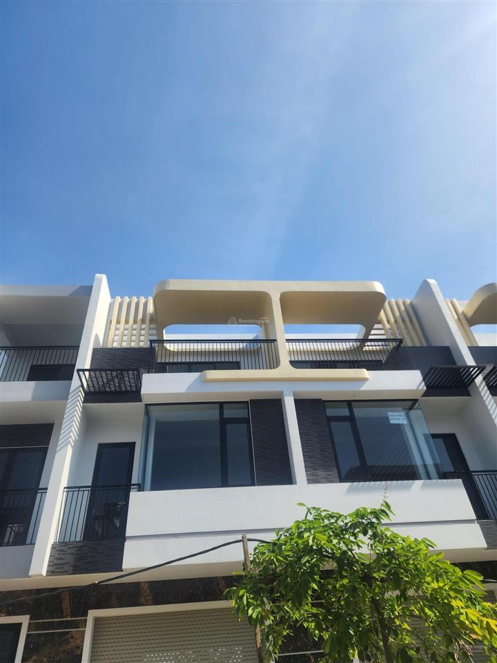 Bán nhà biệt thự lk86 the light city, giá siêu hời 5,8 tỷ, 102,3m2