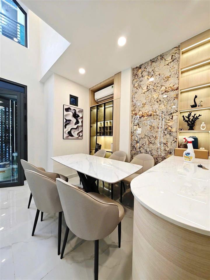 Chủ đi mỹ gửi bán nhà đang cho thuê chu văn an chỉ 2tỷ9, nhà đẹp sang sổ liền tay,  ngay