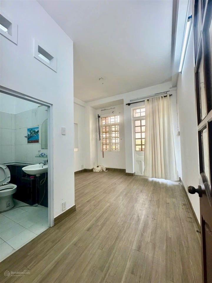 Bán nhà hxh đồng xoài dt 61m2  btct  vuông chuẩn  shr bao phí sang tên công chứng