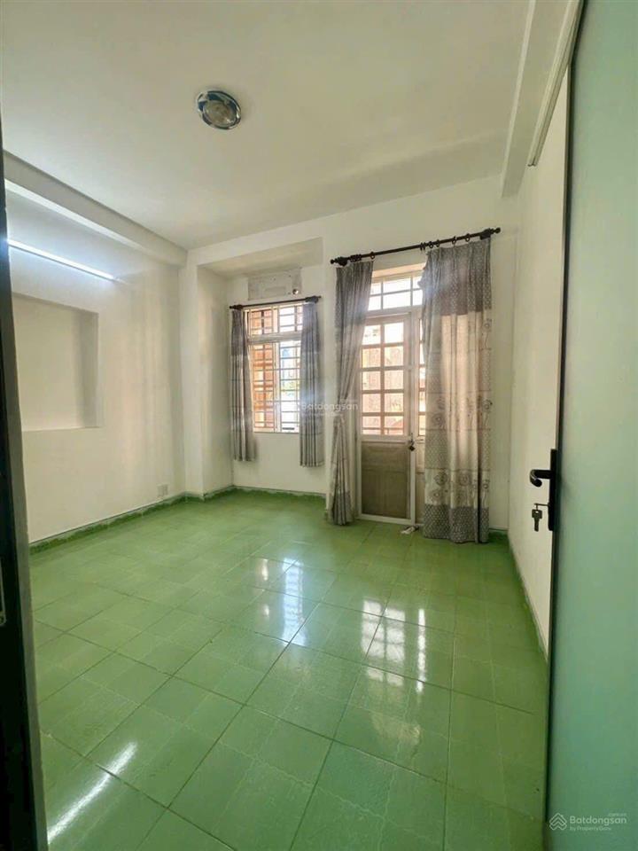 Bán nhà hxh đồng xoài dt 61m2  btct  vuông chuẩn  shr bao phí sang tên công chứng