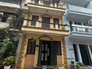 Chính chủ cho thuê nhà ngõ 26 trần quý cáp 76m2 x 4 tầng, ô tô đỗ cửa, nhà đẹp thoáng. 25tr/th
