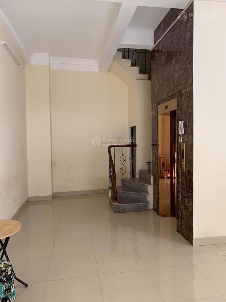 Cho thuê nhà phố trần quang diệu 50m2 x 7 tầng, nhà mới đẹp, có thang máy. giá 40tr/tháng