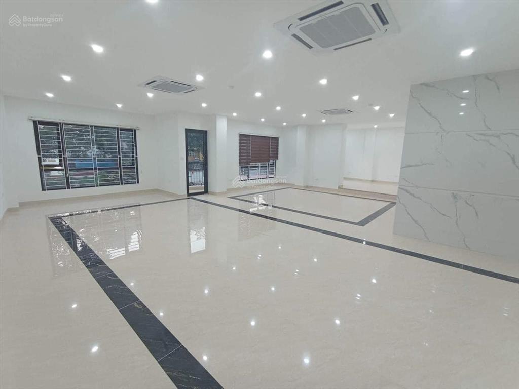 Cho thuê tòa nhà mới xây cực đẹp phố trương định 80m2 x 8 tầng, có hầm, pccc. giá chỉ 70tr/th