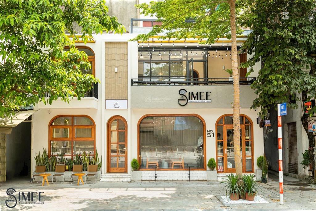 Cho thuê nhà mặt phố giảng võ 120m2 x 3 tầng, mặt tiền 18m. vỉa hè rộng, sân để xe thoải mái