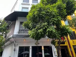 Cho thuê nhà mặt phố cự lộc 135m2 x 6 tầng, mặt tiền lô góc 20m, nhà mới, thang máy. giá thuê 65tr