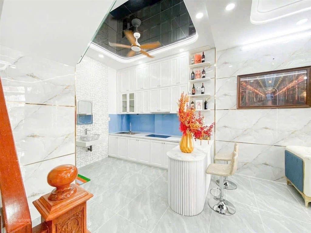 Bán nhà luỹ bán bích  hoà bình  gần đầm sen 65m2  4 tầng  nhỉnh 8 tỷ