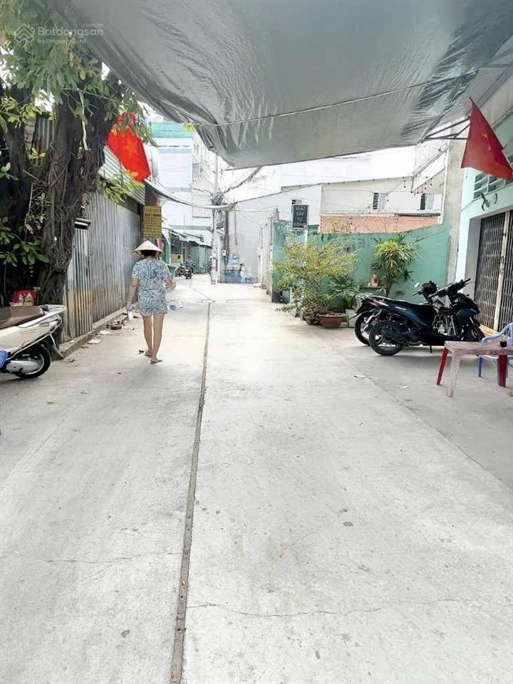 Bán nhà lê đình cẩn đoạn gần tên lửa 121m2 8.5x15m  7phòng cho thuê  shr  ko qh