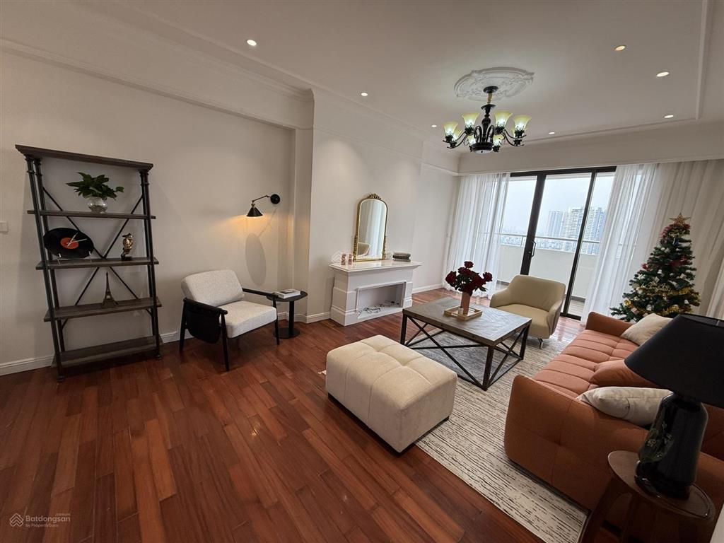 Cho thuê căn hộ 140m2, 3pn 2wc tại vinaconex 21  804 quang trung, nội thất cao cấp