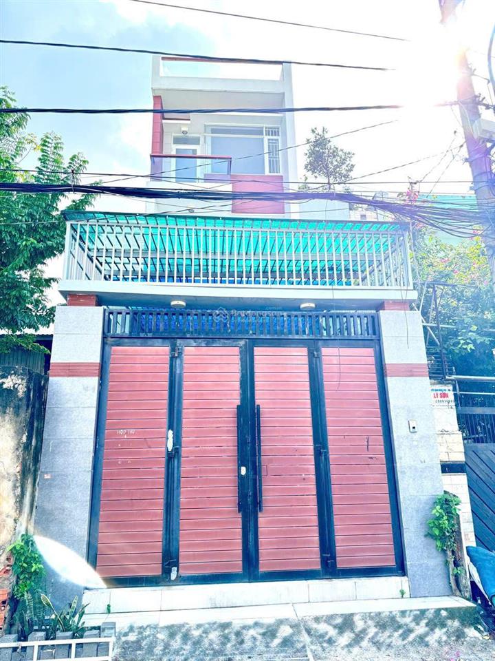 Nhà mặt tiền dài "mê mê" 26.5m, đi bộ vài bước đến siêu thị emart phan huy ích,xe hơi ngủ trong nhà