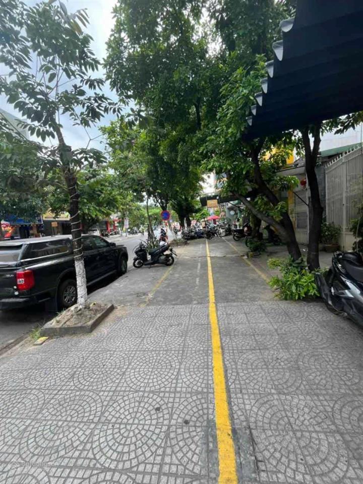 Cặp đất khu phố kinh doanh sầm uất