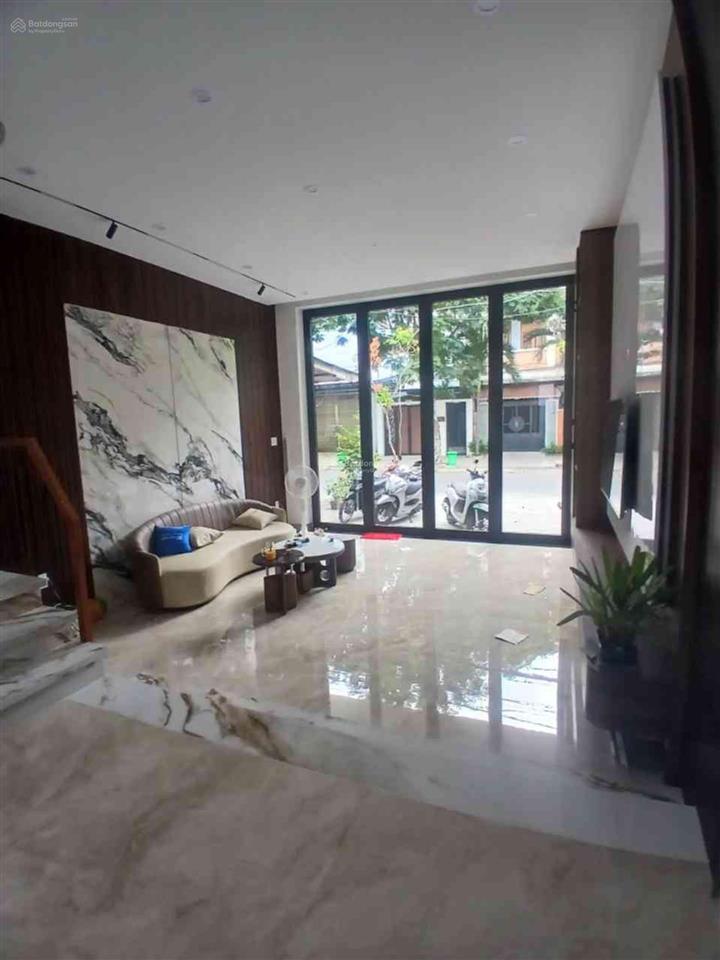 Bán nhà 3 tầng mới xây  đường nguyễn xí, phường hòa minh
