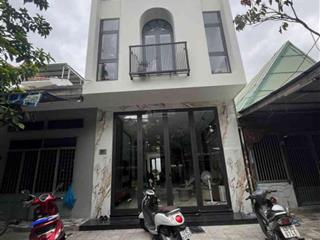 Bán nhà 3 tầng mới xây  đường nguyễn xí, hoà minh