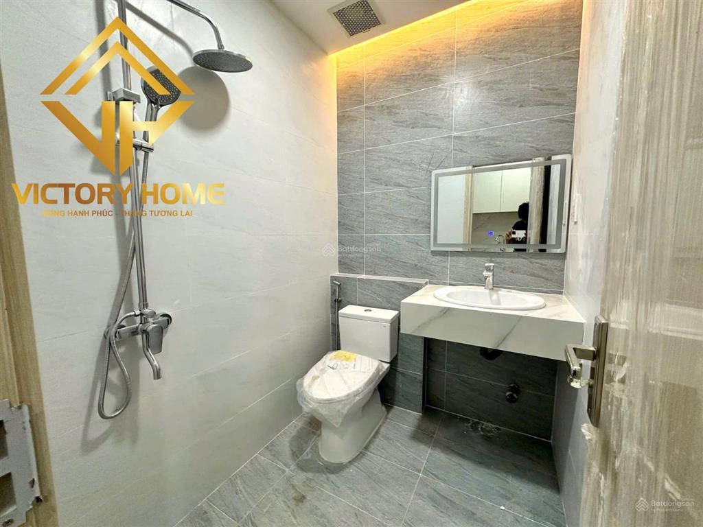 Cho thuê chdv mới xây full nội thất mới 100%, hầm xe  thang máy  bảo vệ, đầy đủ tiện nghi