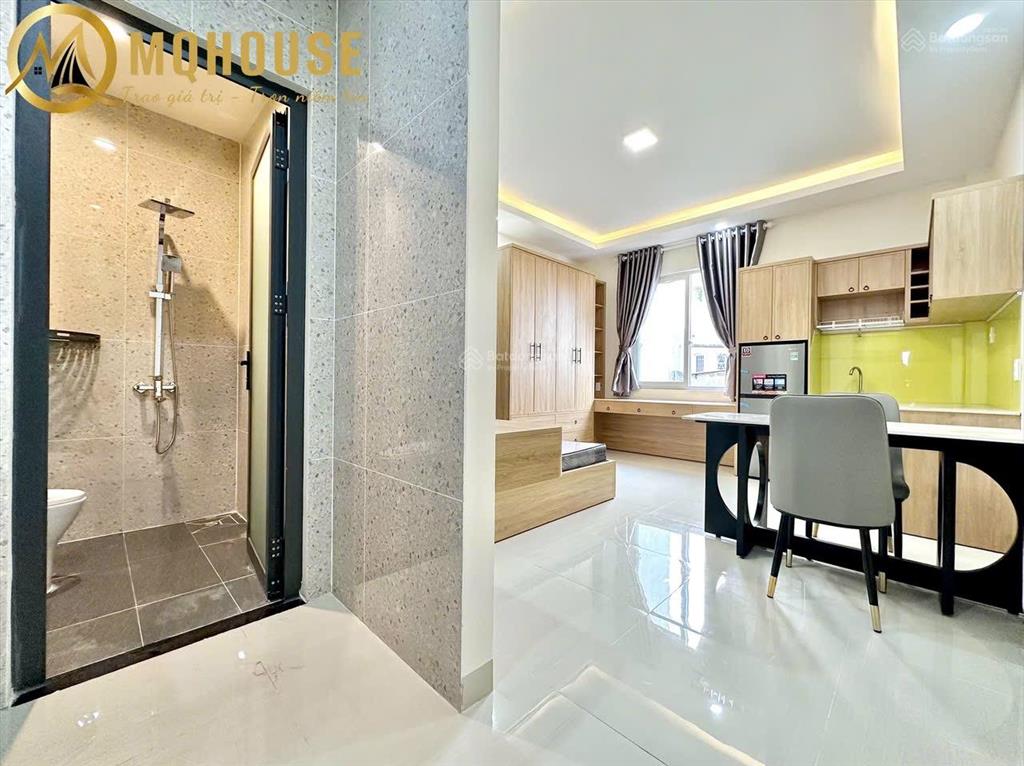 Phòng bancol thoáng mát  full nội thất  tại phú nhuận