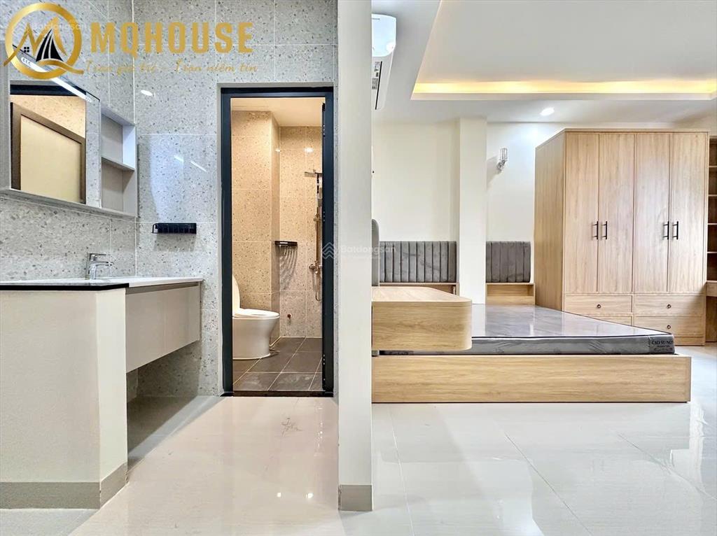 Phòng bancol thoáng mát  full nội thất  tại phú nhuận