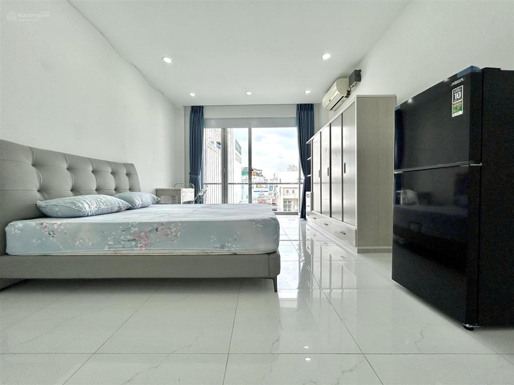 Cho thuê phòng thang máy, full nội thất, bancony lớn thoáng mát tại hoàng hoa thám  bình thạnh