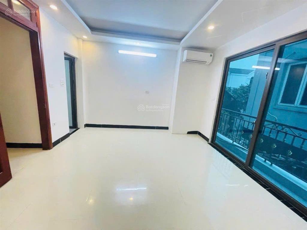 Bán nhà yên nghĩa  lô góc  thang máy  30m chỉ 7.9 tỷ