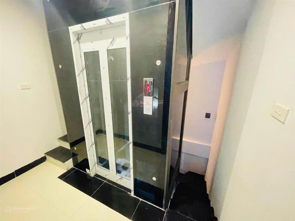 Bán nhà yên nghĩa  lô góc  thang máy  30m chỉ 7.9 tỷ