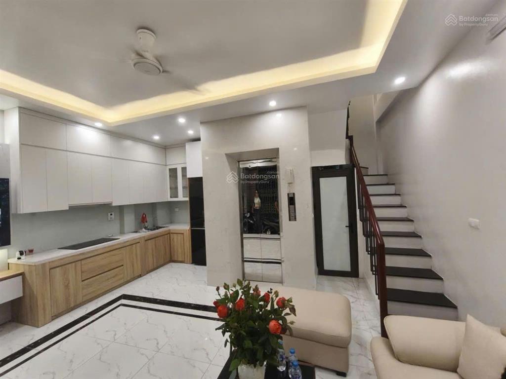 Bán nhà phố trương định  nhà đẹp mới tinh  5 tầng thang máy  34m chỉ 9.8 tỷ