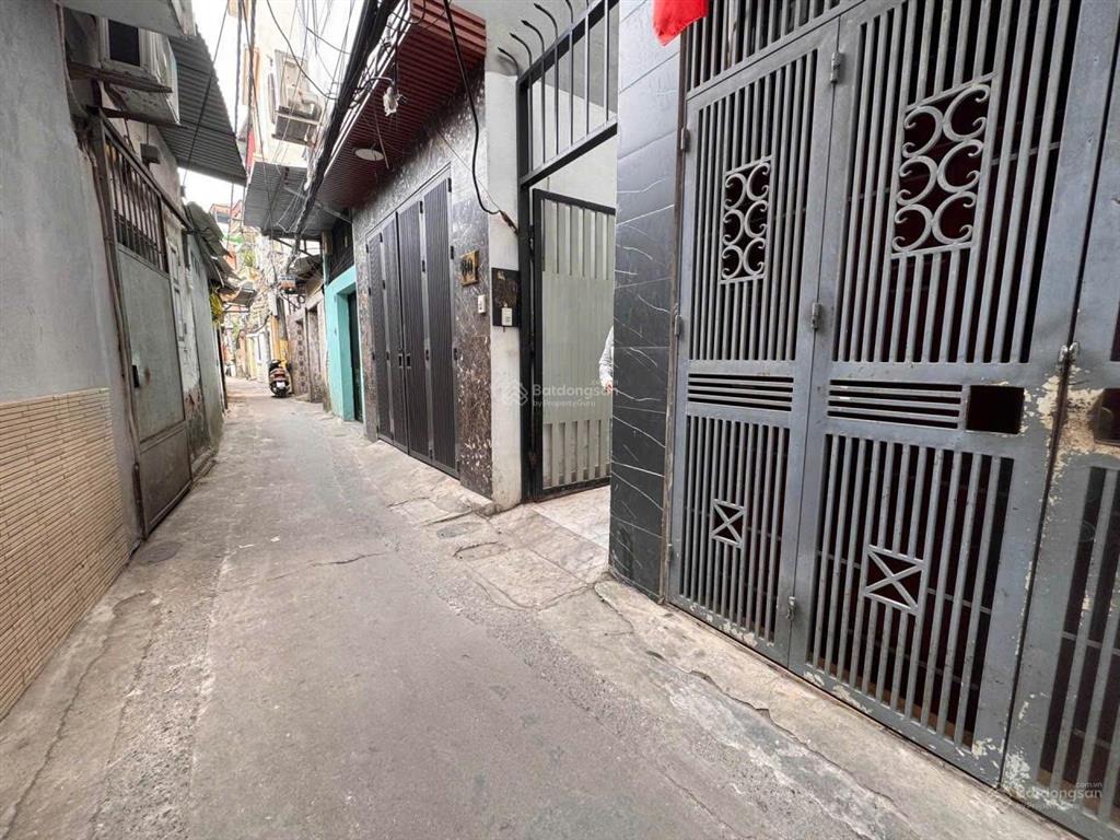 Bán nhà riêng phố trương định  nhà mới  ngõ nông  sân để xe riêng biệt  43m, giá 7.4 tỷ