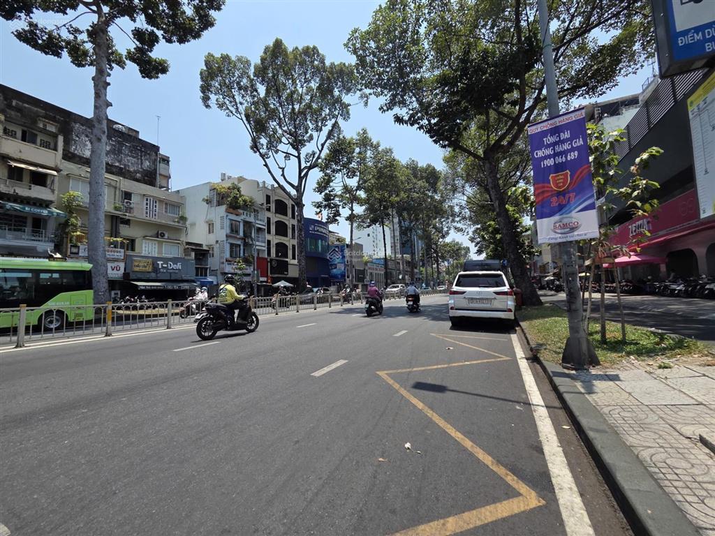 [8mx20m] nhà mặt tiền trần hưng đạo, quận 1  ngay ngã tư cống quỳnh & hồ hảo hớn  cho thuê !!