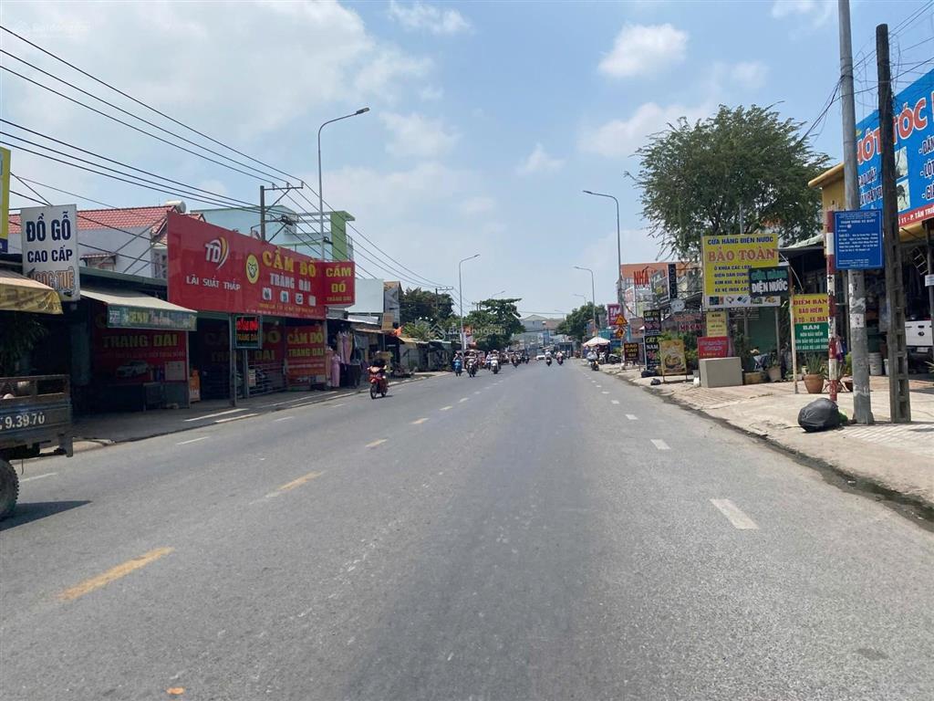 Nhà 2 tầng mặt tiền đồng khởi, 199m2, gần cây xăng 26, chỉ 39 triệu/m2, giá hiếm khó tìm!