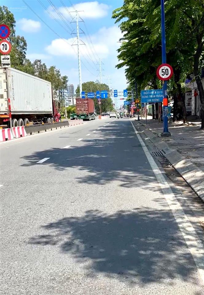 Nhà mới đẹp hoàn công đủ  gần lê văn thịnh  q.2
