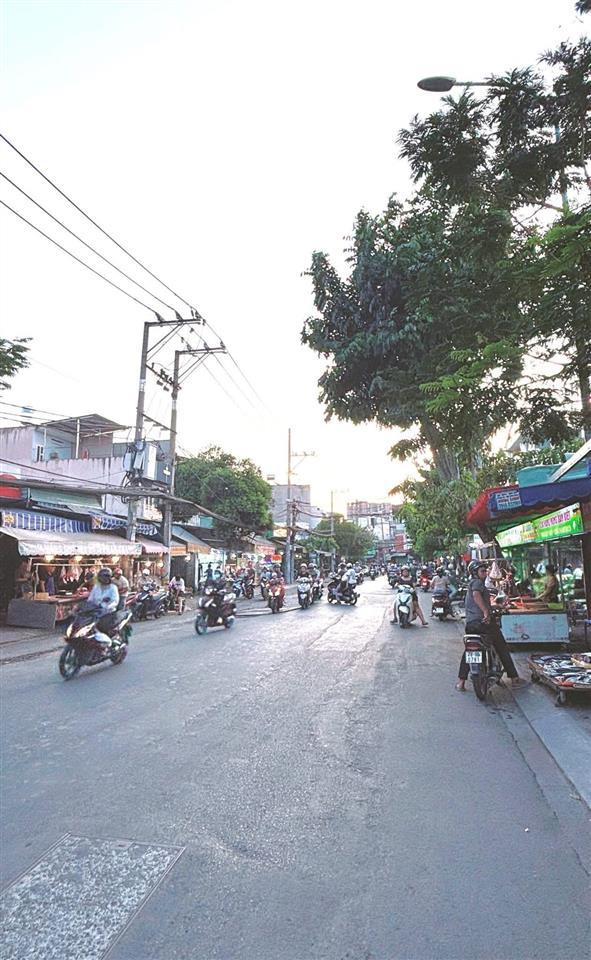 Nhà mới đẹp hoàn công đủ  gần lê văn thịnh  q.2