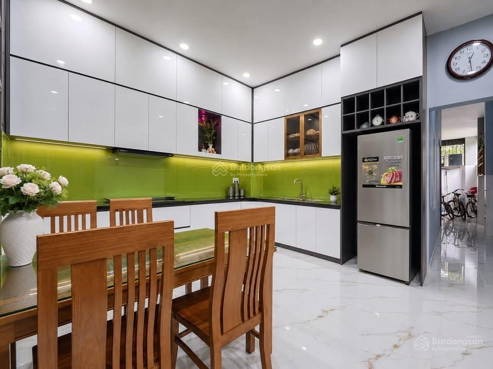 Nhà mới đẹp hoàn công đủ  gần lê văn thịnh  q.2