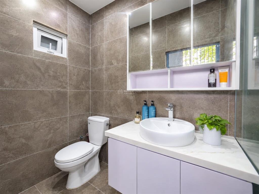 Nhà mới đẹp hoàn công đủ  gần lê văn thịnh  q.2